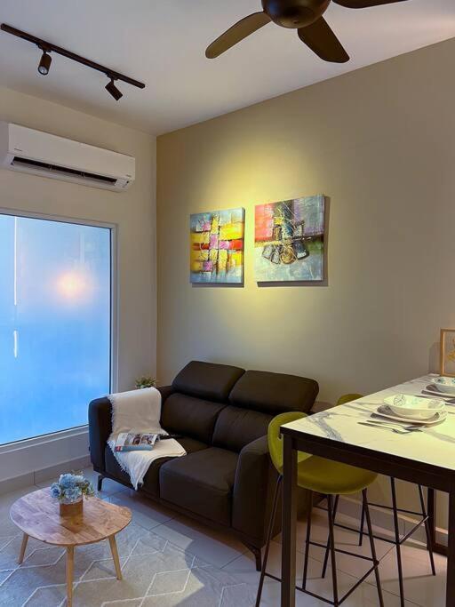 Modern Suites At Arte Mont Kiara By Iconique Kuala Lumpur Exterior photo