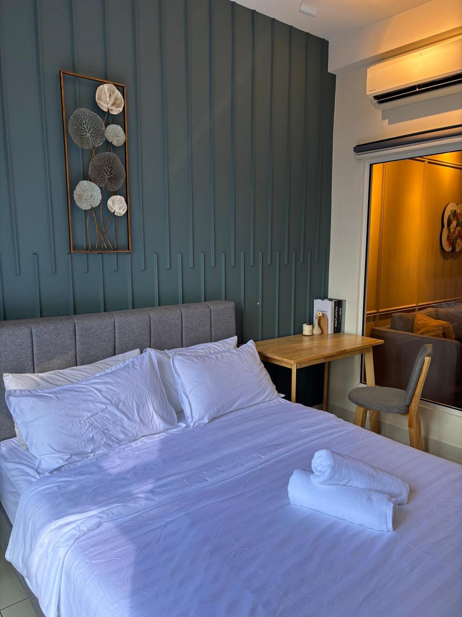 Modern Suites At Arte Mont Kiara By Iconique Kuala Lumpur Room photo